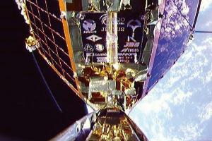 小型衛星まいど1號：ブーム先端からの撮影 ?JAXA/SOHILA